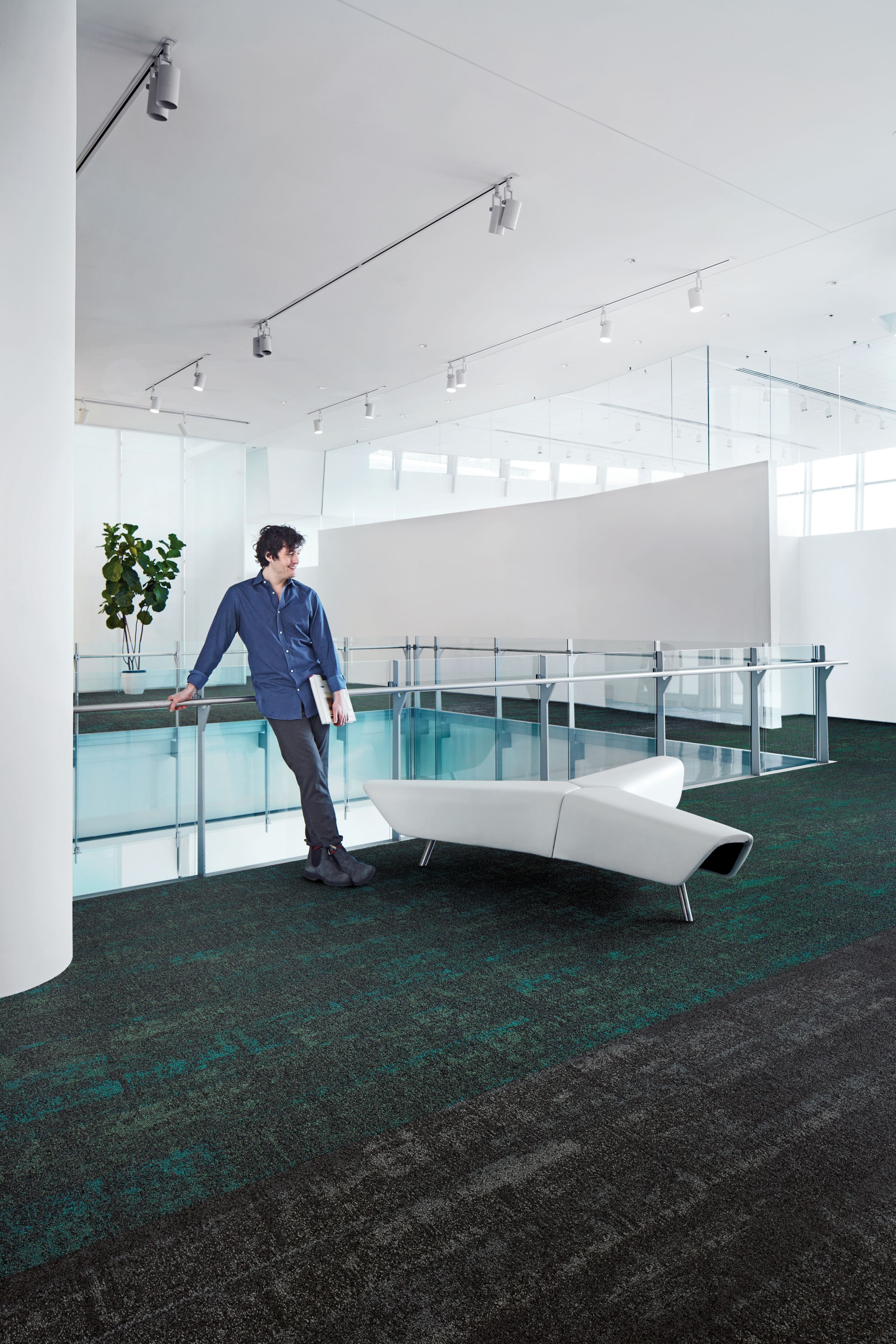 Interface Up At Dawn carpet tile in open lobby with bench seat numéro d’image 5